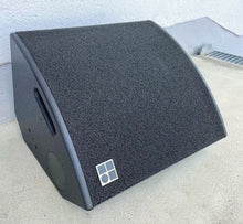 Load image into Gallery viewer, d&b MAX15 Stage Monitor – 15in, 60° dispersion, 135 dB