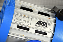 Load image into Gallery viewer, ARRI Compact 125 HMI Fresnel Kit – Daylight Film Fresnel