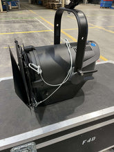 Load image into Gallery viewer, Cameo F4T LED Tungsten Fresnel Spotlight – 3200K, 12–40° Zoom