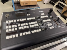 Load image into Gallery viewer, Analog Way RC400T Controller with Flight Case – Bundle
