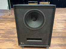 Load image into Gallery viewer, Meyer Sound 501 Package: 2x 18-inch Subs + 500 Amplifier