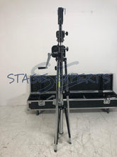 Load image into Gallery viewer, WIND UP MANFROTTO 087 35 KG H = 3.8 M