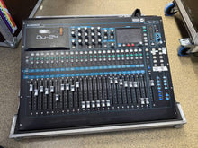 Load image into Gallery viewer, Allen & Heath QU-24 Digital Mixer + Thomann Flight Case