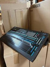 Load image into Gallery viewer, Allen & Heath QU‑32 Digital Mixing Console – 32‑channel
