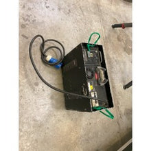 Load image into Gallery viewer, Robert Juliat Ivanhoe Followspot – 2500W HMI, 9–21°