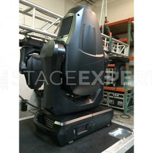 Load image into Gallery viewer, Martin MAC Quantum Profile pair – moving heads in case