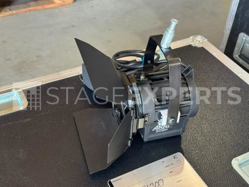 ARRI 300 Plus Fresnel Spotlight – Set of 6 with Case