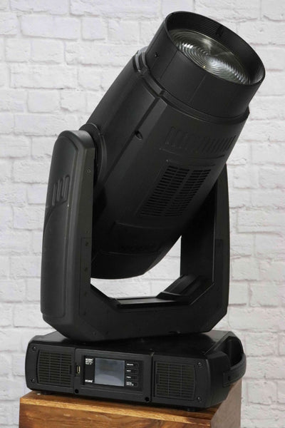 Robe BMFL Wash XF – 1700W Fresnel Moving Wash Light