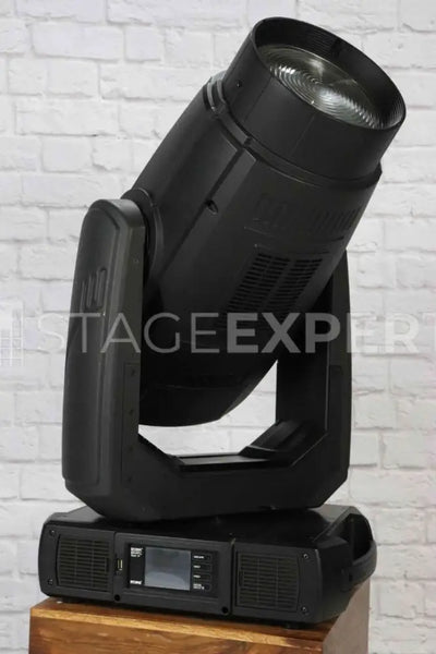 Robe BMFL Wash XF 1700W Fresnel Moving Wash Light | Barndoors