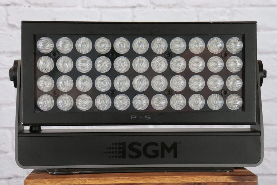 SGM P-5 RGBW Outdoor LED Floodlight, 43°, IP65, 20k lm