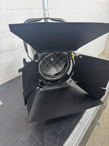 DeSisti Super LED F6D Fresnel 5600K – Daylight 120W