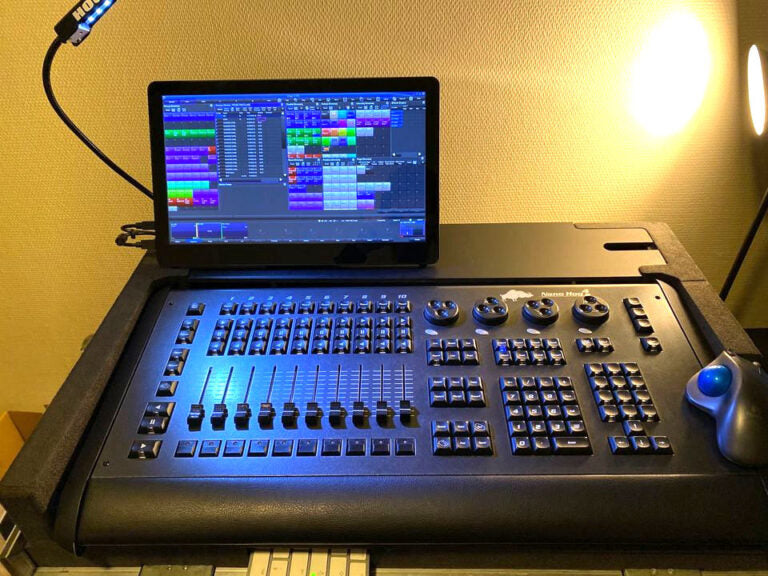 ETC High End Nanohog 4 LTC/MIDI Widget System with Case