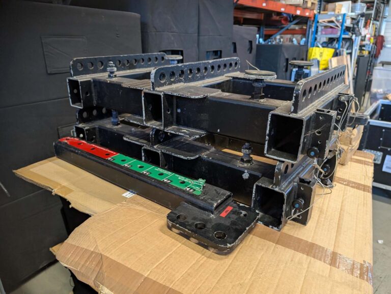 JBL VTX‑V20‑AF Frames (2) with V20 PB Pull‑Backs (2)