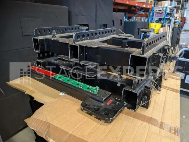 JBL VTX‑V20‑AF Frames (2) with V20 PB Pull‑Backs (2)