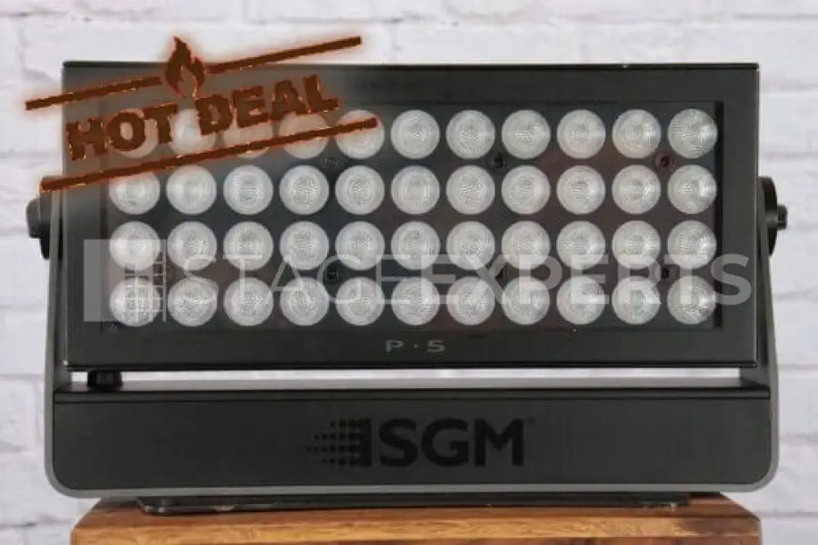 SGM P-5 RGBW Outdoor Floodlight, 43° lens, IP65, 20k lm