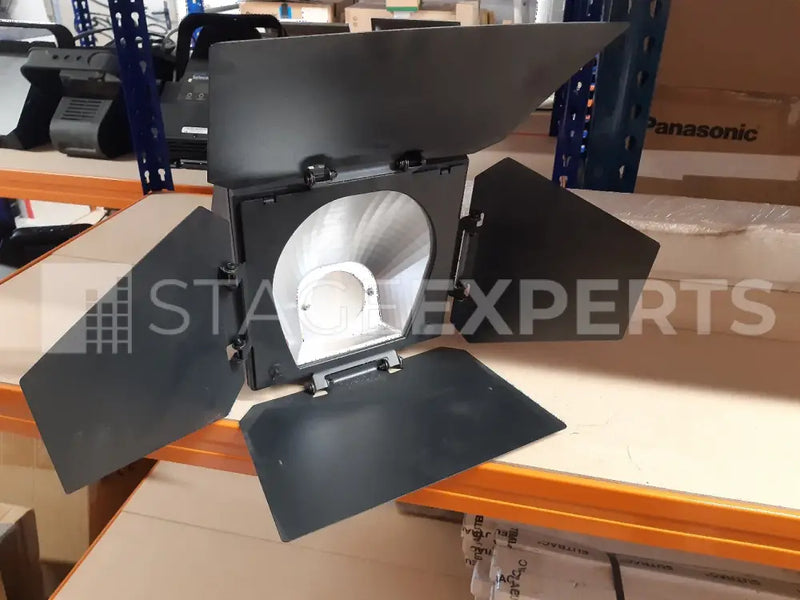 Selecon PLCY MK2 LED Cyclight – RGBW, 140W, RDM, IP20, DMX