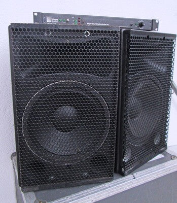 Meyer Sound UPA-1A + M-1 Controller Set with Flightcase