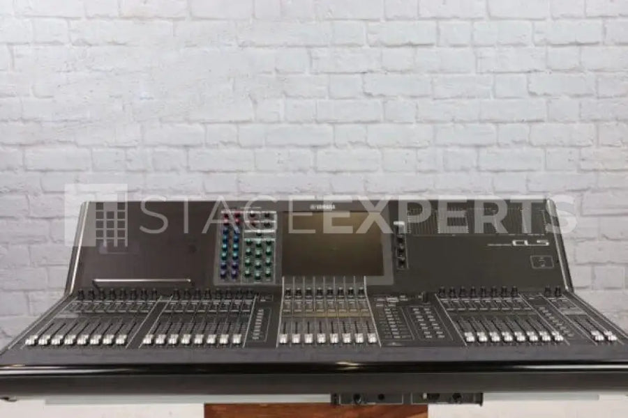 Yamaha CL5 Digital Mixing Console – 72 Mono, 8 Stereo Inputs