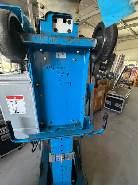 Genie AWP-30S Personnel Lift, 9 m Platform Height – Compact