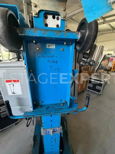 Genie AWP-30S Personnel Lift – 9 m Platform Height – Compact