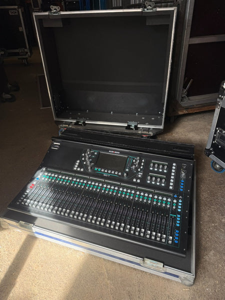 dBTechnologies Ingenia IG3T 4‑Piece Set with Flight Cases