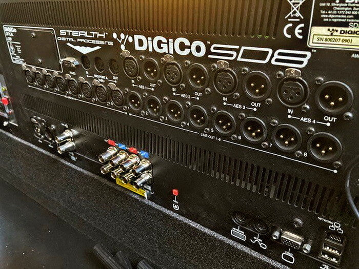 DiGiCo SD8 with MADI Rack – Digital Mixing System, Flightcase