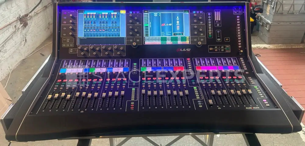 Allen & Heath dLive S5000 Surface + Flightcase | dLive Series