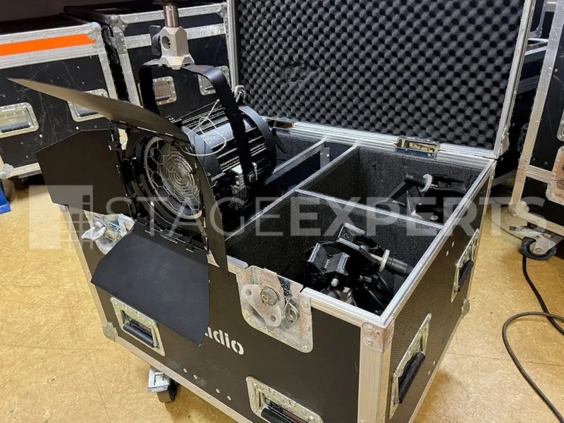 ARRI 650W Plus Fresnel 4-Light Kit with Case – Black