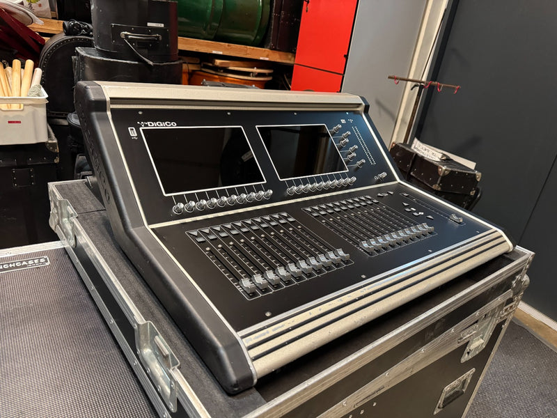 Digico S21 + DMI WAVES CARD + DMI MADI BNC CARD + FLIGHTCASE