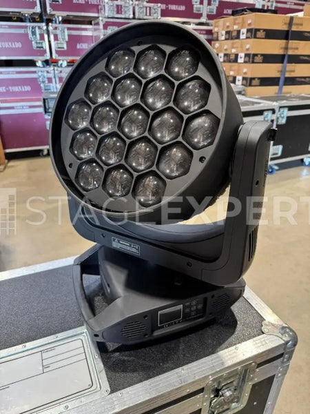 Elation Professional Platinum 7 LED Wash – Moving Head
