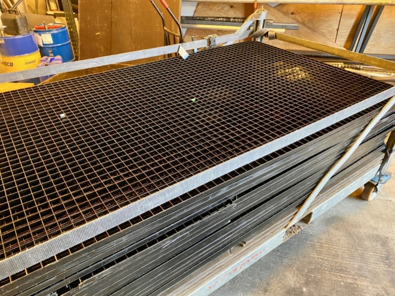 SE Misc NSS Black Grille – Staging Barrier Grille Panel