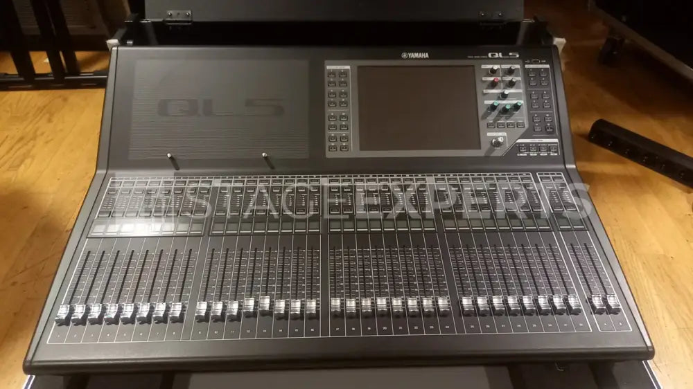 Yamaha QL5 Digital Mixing Console – Pro Live Sound Mixer