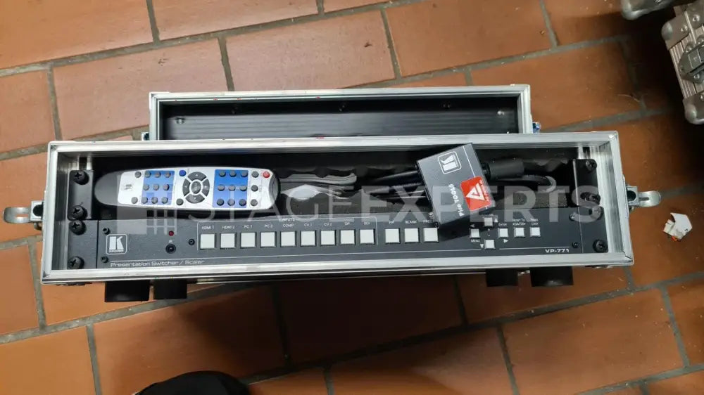 Kramer VP-771 + Pico Tools HDMI Extender | Presentation Switcher
