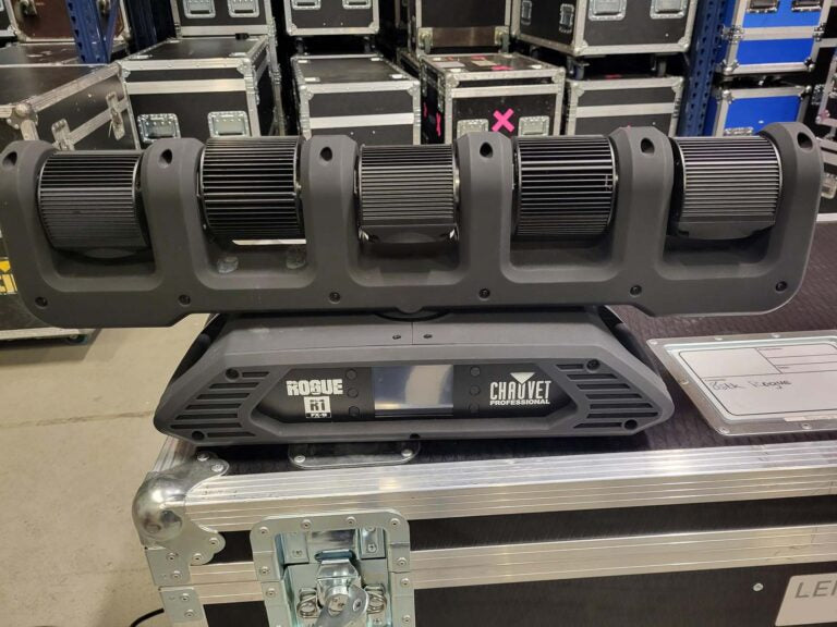 Chauvet Rogue R1 FX-B – 16 Fixtures with Flight Cases Package