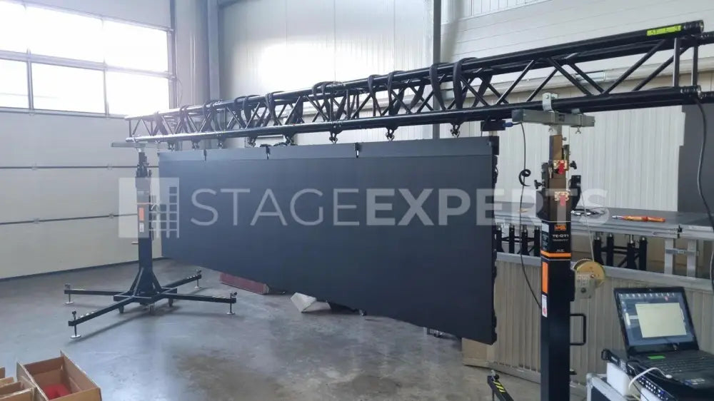 DMT Alpha Series A3.9i Indoor LED Wall Set – 16 Panels