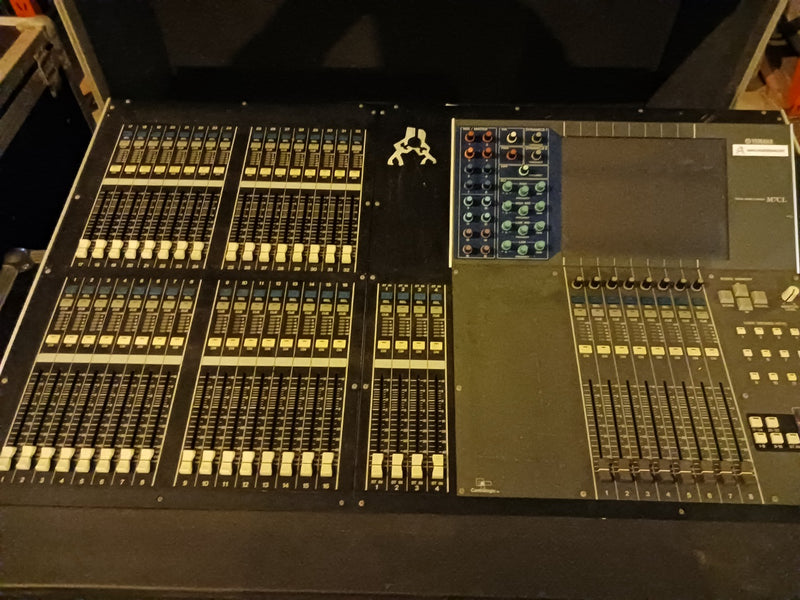 Yamaha M7CL 32 Digital Mixing Console – Pro Live Mixer