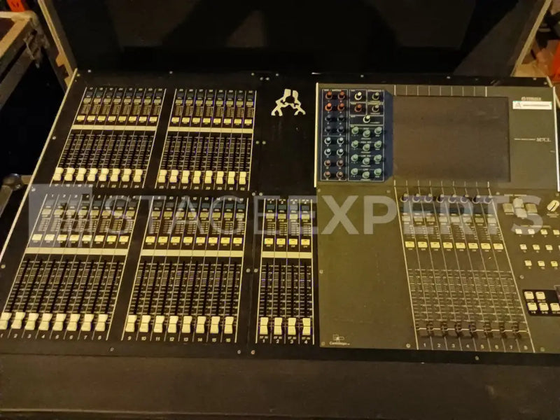 Yamaha M7CL-32 Digital Mixing Console | Pro Live Mixer