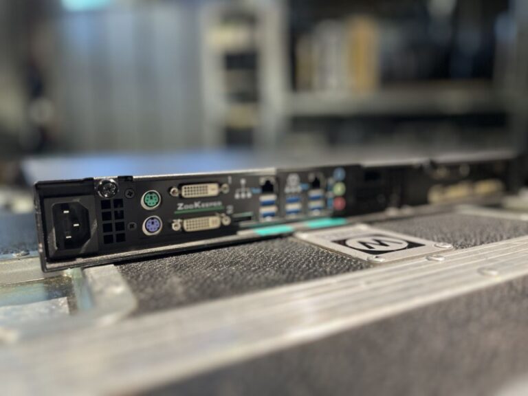 Green Hippo Hippotizer Amba V4+ Media Server, DP Out - Compact