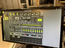 Load image into Gallery viewer, Green Hippo Hippotizer Amba V4+ Media Server, DP Out - Compact
