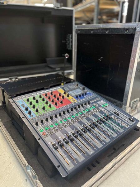 Soundcraft Si Expression 1 Mixer with Stage Rack | Stage Experts