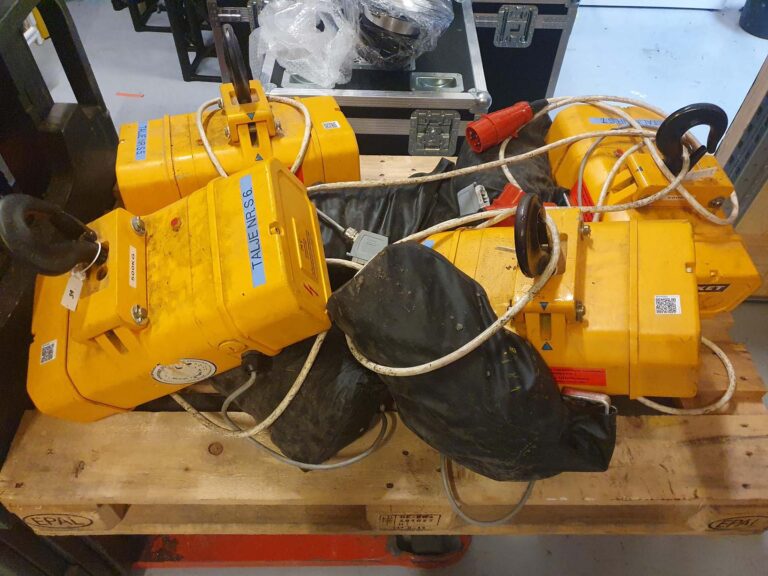 Liftket 500 kg D8 Chain Hoist, 24 V Control | Stage Experts