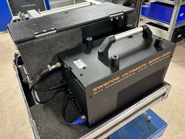 Swefog Ultimate 3000 DMX G4 Smoke Machine in Flightcase