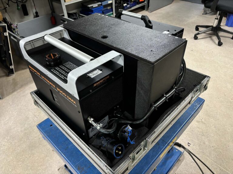 Swefog Ultimate 3000 DMX G4 Smoke Machine in Flightcase