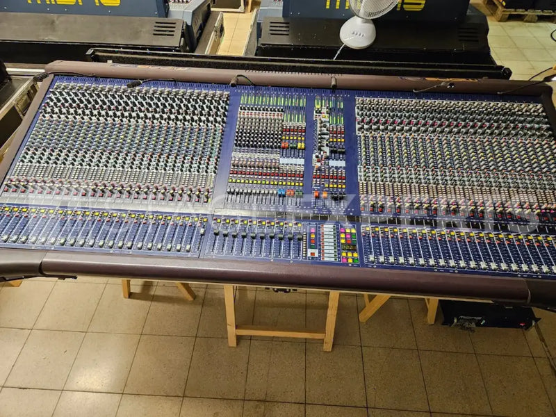 Midas Heritage H2000 Analogue Console, 42 Mono + 6 Stereo