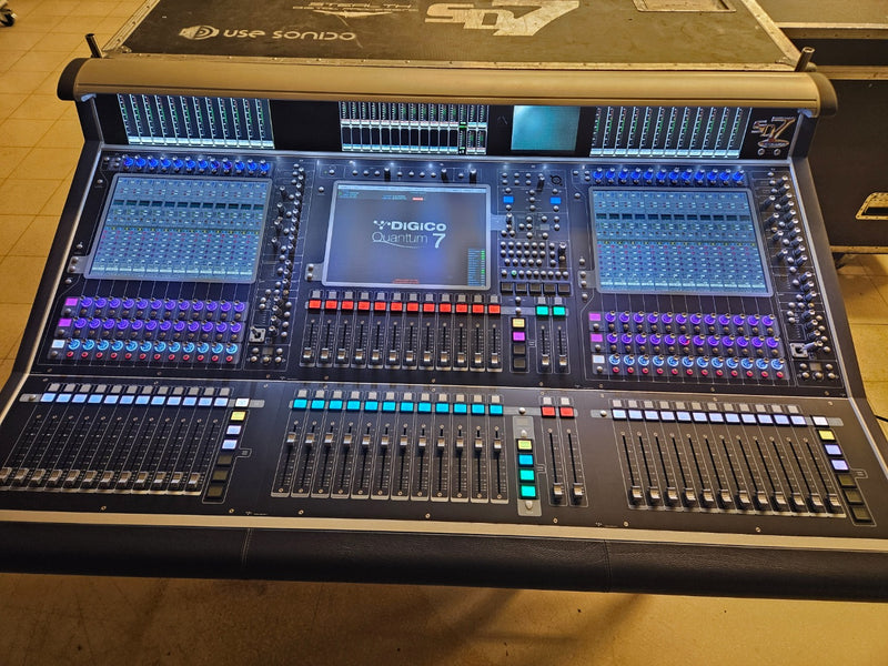 DiGiCo Quantum Q7 Digital Mixing Console | Stage Experts