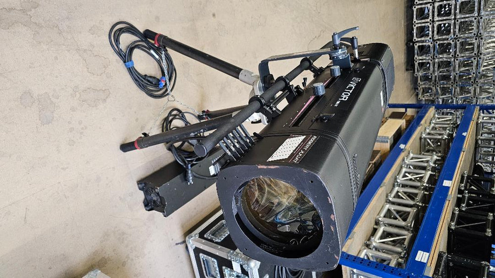 Robert Juliat Victor 1800W MSR Followspot + PSU, Stand & Case