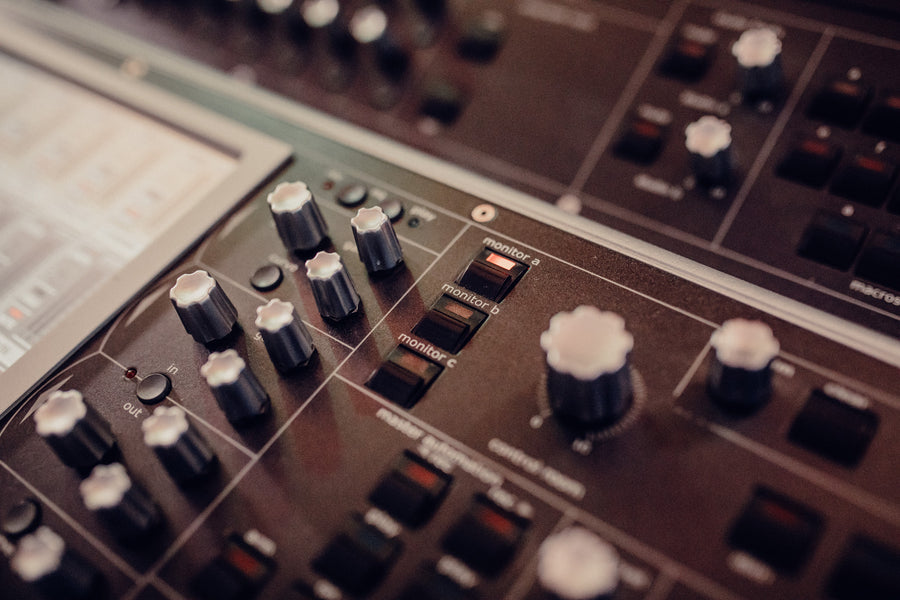 Soundtracs D4 Digital Console with MADI Rack & Stand