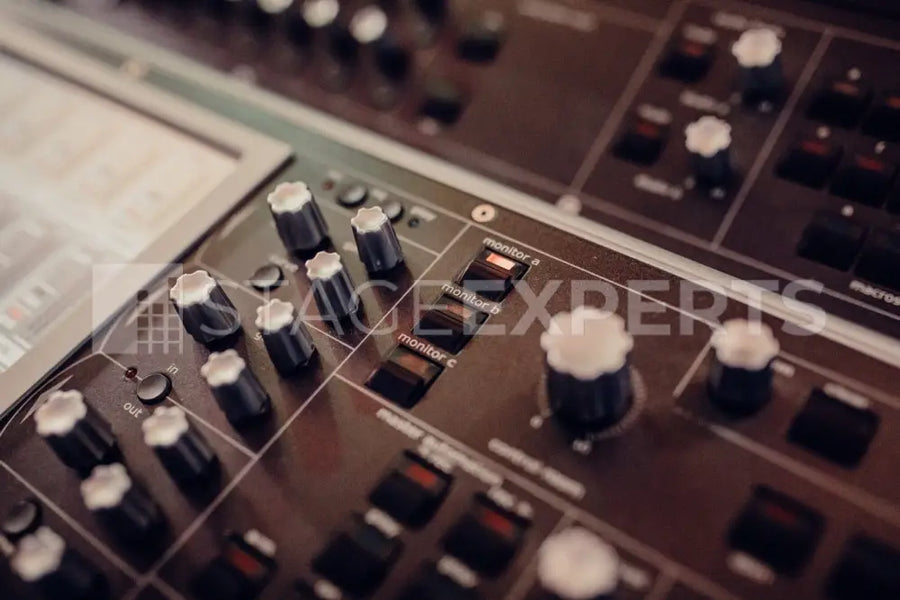 Soundtracs D4 Digital Console with MADI Rack and Stand