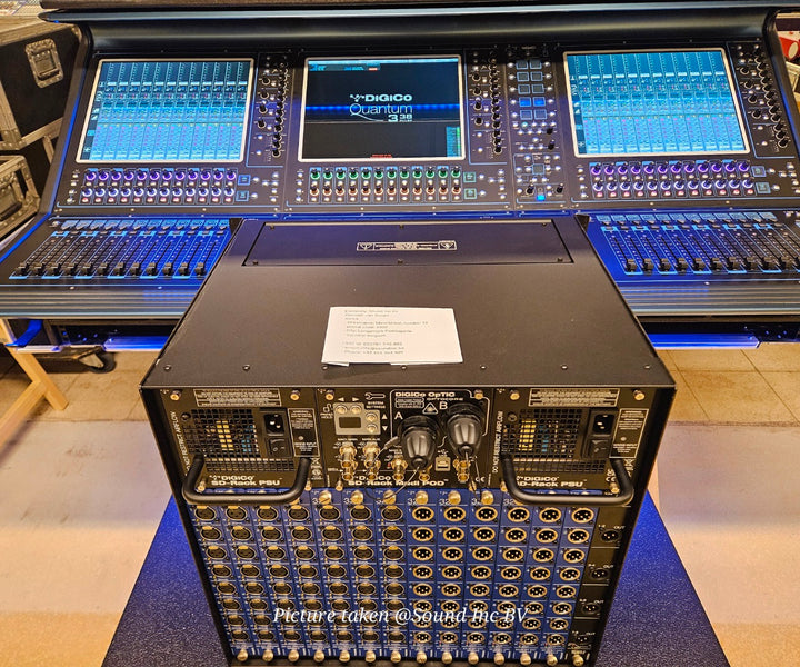 DiGiCo Quantum 338 Digital Mixing Console + Road Case