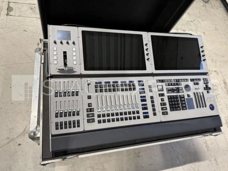 Martin M6 Lighting Console with Flight Case – Pro Control